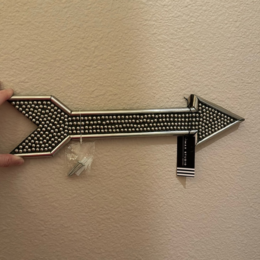 Wall Arrow for Decoration